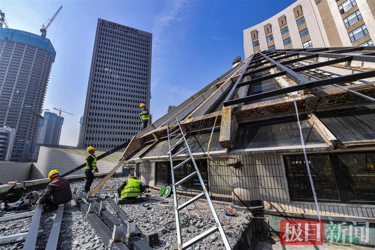 24米高空作業忙,武漢圖書館錐形玻璃頂即將煥新